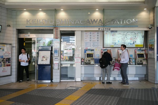 Comment organiser un séjour en Provence avec des ateliers de cuisine et des visites de marchés locaux?